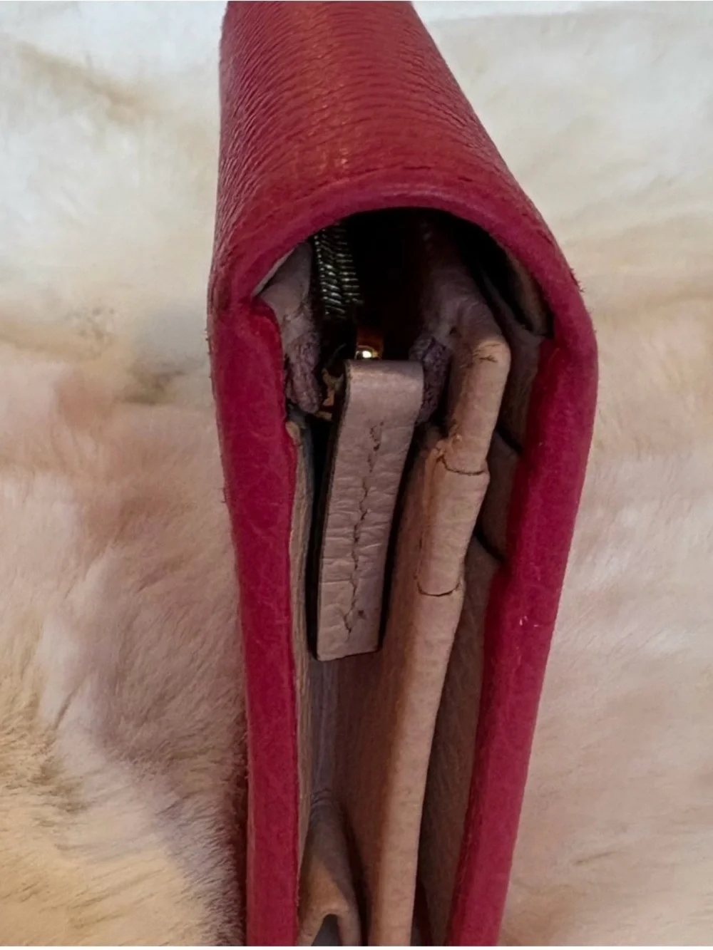 Gucci Marmont Two-Toned Fuschia and Pink Pebbled Leather Wallet with Gold GG - Picture 7 of 8